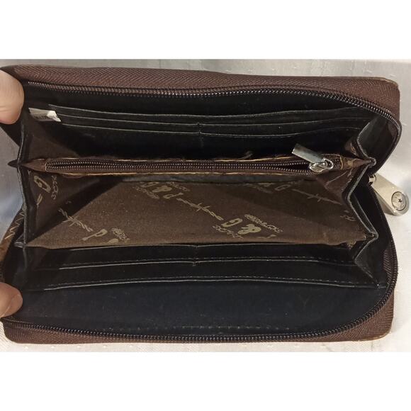 P & G Collection Brown Western Wristlet Wallet w/ Studded Heart Design - Picture 7 of 9